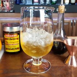 BarProducts.com BarConic® Mixing Glass - Stemmed 887ml (30oz.)