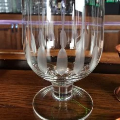 BarProducts.com BarConic® Feather Etched Mixing Glass -Stemmed 887ml (30oz.) Mixing Glasses