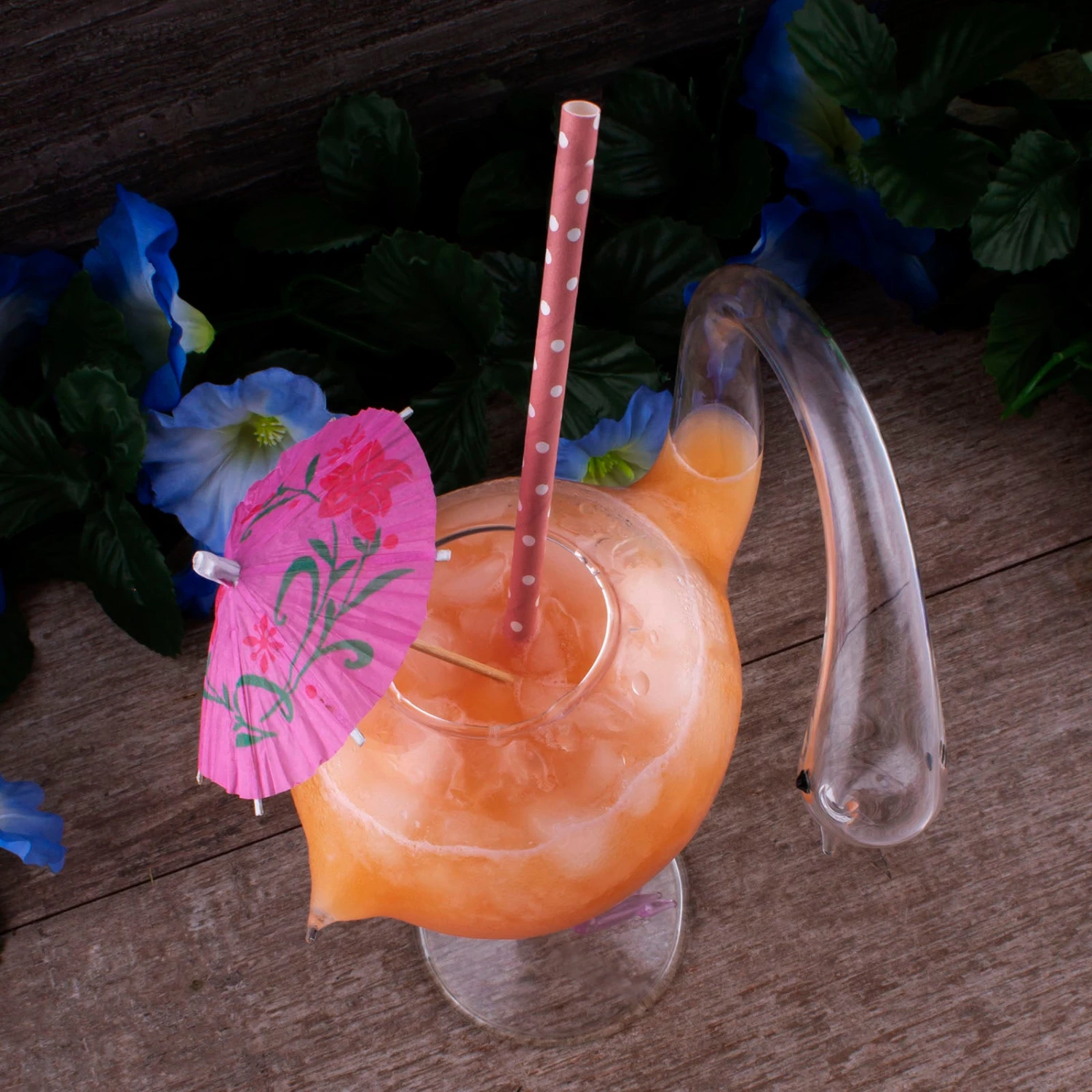 barconic-flamingoscene1.jpg BarProducts.com SPECIAL COLLECTIONS BarConic® Tall Flamingo Cocktail Glass - 14 Ounce