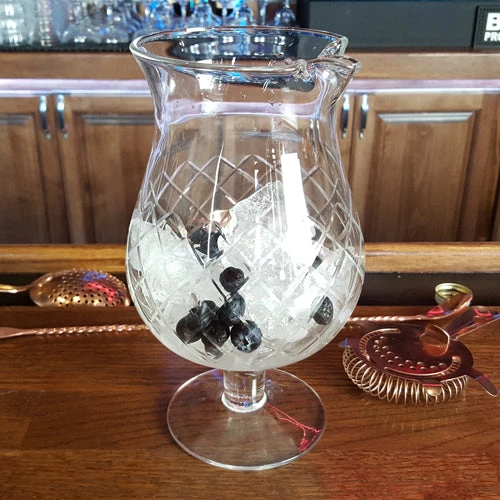 barconic-yarai-mixing-glass-large-cocktail.jpg BarProducts.com Master Mixology BarConic® Stemmed Diamond Pattern Mixing Glass - 1301ml (44oz.)