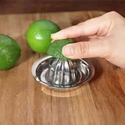 BarProducts.com BAR TOOLS Mini Classic Citrus Juicer 4 BarProducts.com BAR TOOLS Mini Classic Citrus Juicer