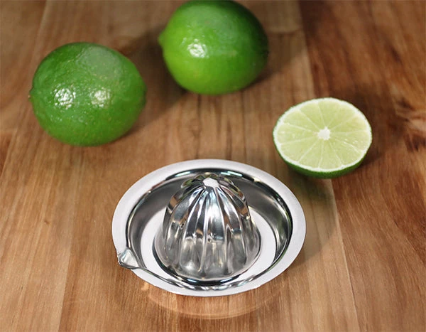 mini-classic-citrus-juicer-2.jpg BarProducts.com BAR TOOLS Mini Classic Citrus Juicer