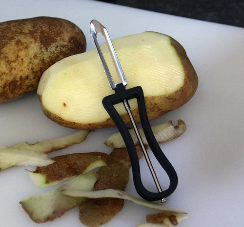 peeler-pr.jpg BarProducts.com Vegetable Peeler - Ambidextrous - Stainless Steel BAR TOOLS