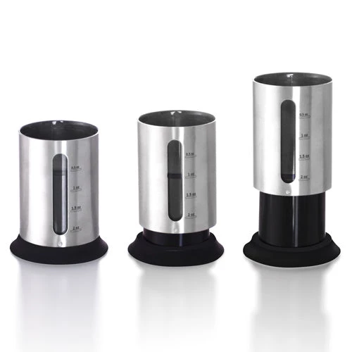 rabbit-adjustable-slidding-jigger-compared.jpg BarProducts.com BAR TOOLS Rabbit® Adjustable Jigger