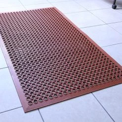 BarProducts.com Rubber Floor Mat – Red 3’ X 5’ – Grease Resistant