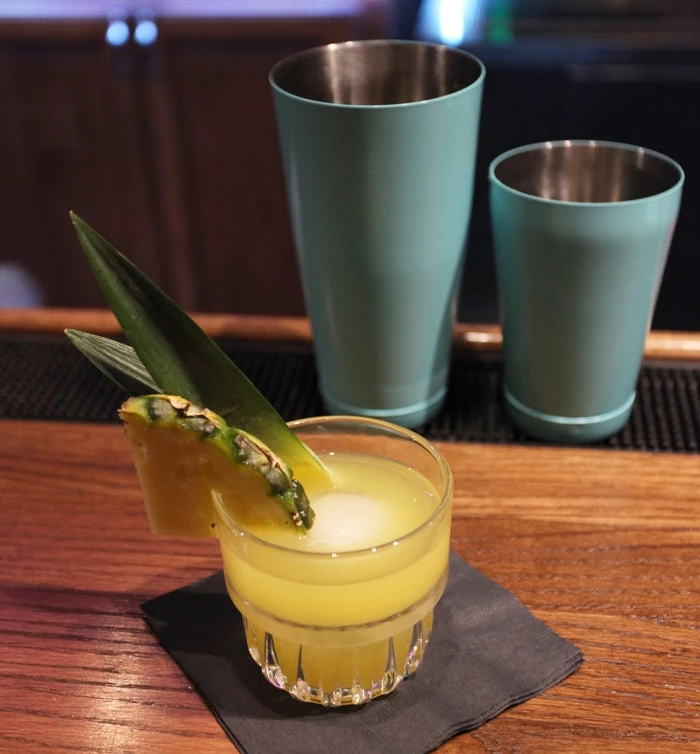 sh-seafoam-set-28oz-18oz-seafoam-shaker-set-on-bar_2_0284dcc1-be60-4676-8d25-e36f82493502.jpg BarProducts.com BarConic® SeaFoam Blue 28oz Shaker BAR TOOLS