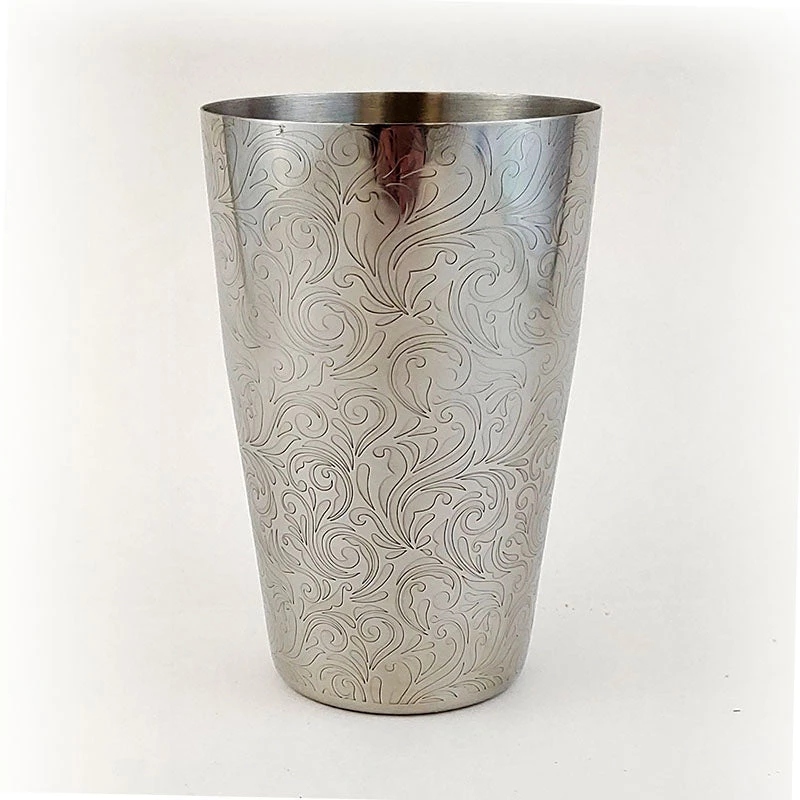 ss-swirl-shaker-tins-3.jpg BarProducts.com BAR TOOLS BarConic® Etched Shaker Set - Stainless Steel - 28oz And 18oz Shaker Tins