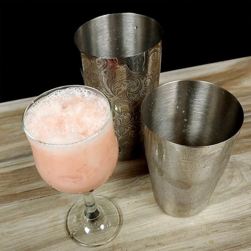 ss-swirl-shaker-tins-5.jpg BarProducts.com BAR TOOLS BarConic® Etched Shaker Set - Stainless Steel - 28oz And 18oz Shaker Tins